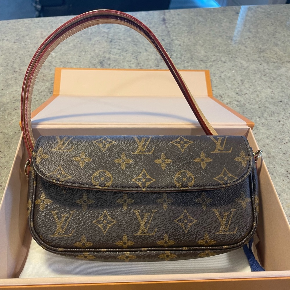 Louis Vuitton Ivy woc